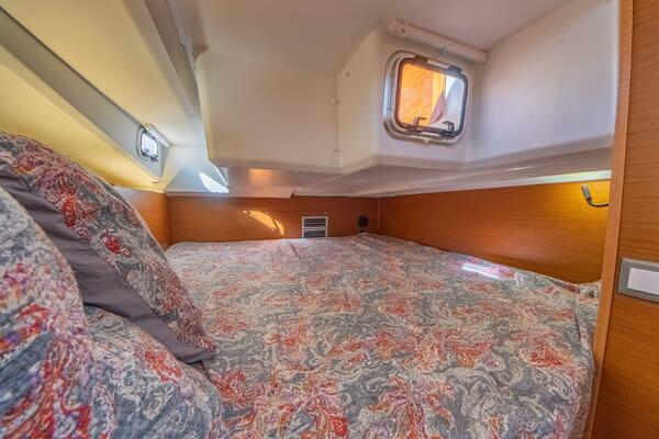 Cinnamon Girl 44ft Jeanneau Yacht For Sale