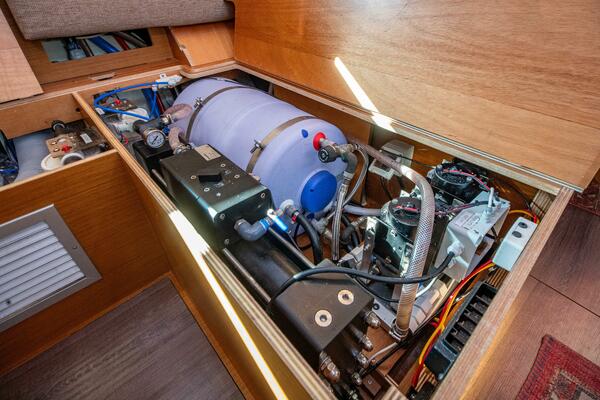 Cinnamon Girl 44ft Jeanneau Yacht For Sale