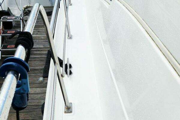 Photo of the 2000 Cruisers Yachts 4450 Express Motor Yacht "La Vita Bella"