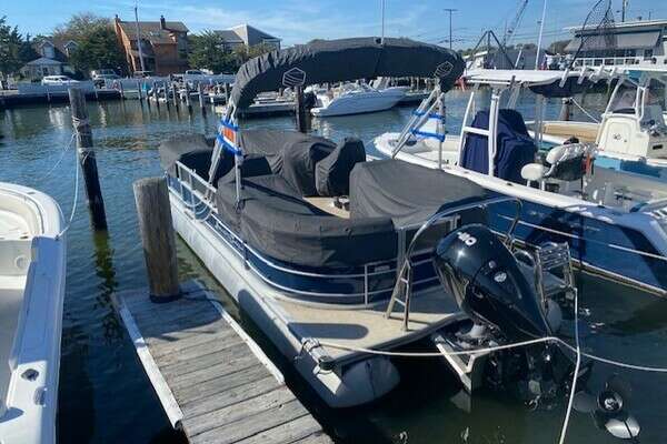 Photo of the 2023 South Bay 224 RS LE 2.75