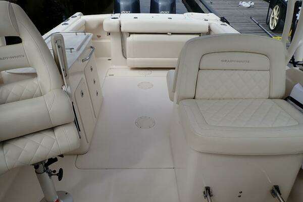 2021 Grady-White 27