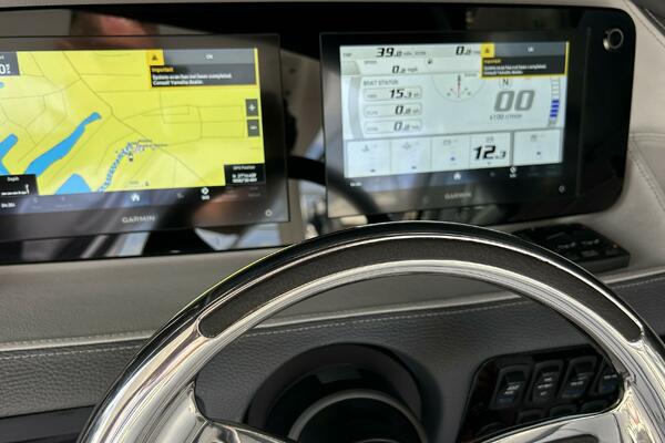 2026 Regal 26 LX6 - Helm Electronics