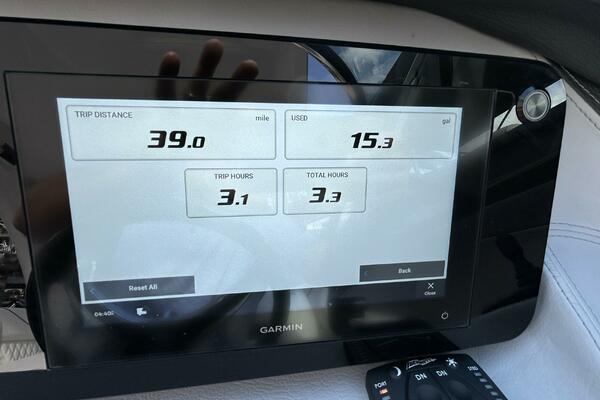 2026 Regal 26 LX6 - Helm Electronics