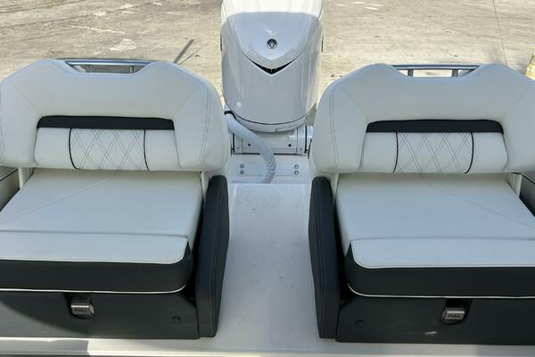 2026 Regal 26 LX6 - Aft Seating