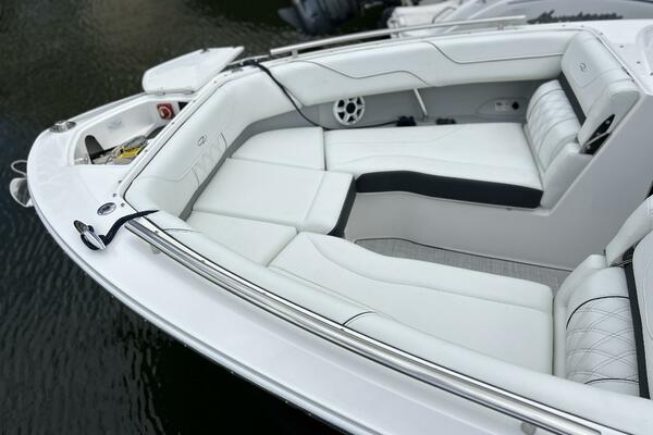2026 Regal 26 LX6 - Bow