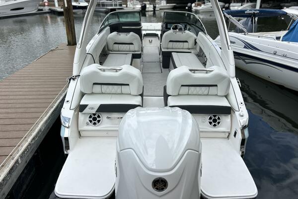 2026 Regal 26 LX6 - Stern