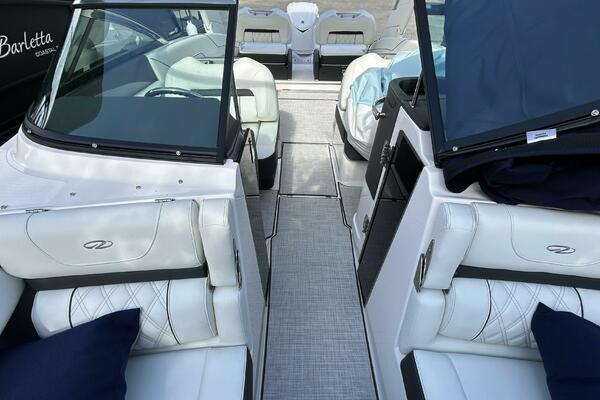 2026 Regal 26 LX6 - Bow