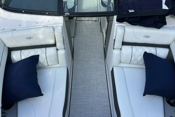 2026 Regal 26 LX6 - Bow