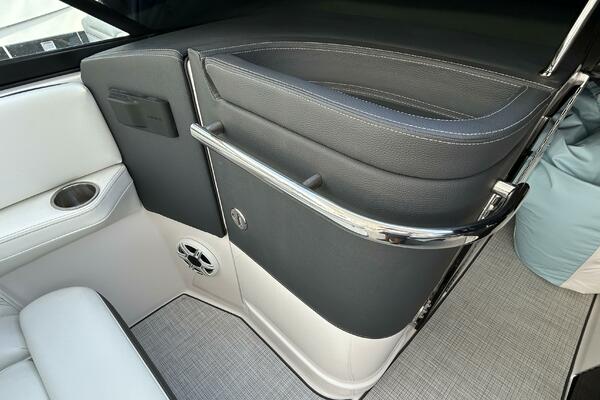 2026 Regal 26 LX6 - Helm Access