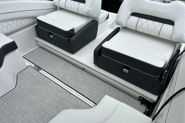 2026 Regal 26 LX6 - Aft Seating