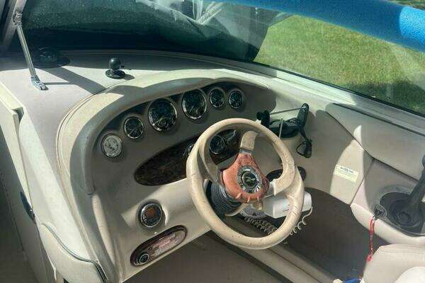 Photo of the 2003 Sea Ray 220 Bow Rider