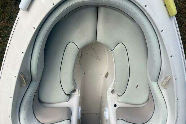 Photo of the 2003 Sea Ray 220 Bow Rider