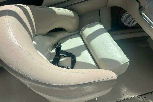 Photo of the 2003 Sea Ray 220 Bow Rider