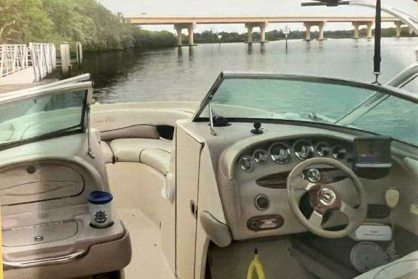 Photo of the 2003 Sea Ray 220 Bow Rider