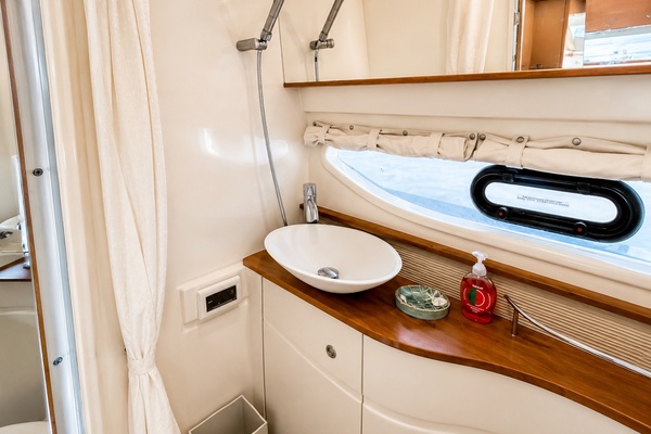 LIL LEE 35ft Sea Ray Yacht For Sale