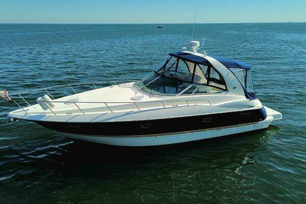 2004 Cruisers Yachts 37