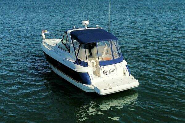 2004 Cruisers Yachts 37