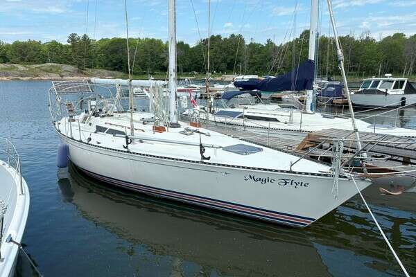 41-ft-C&C-1987--Magic Flyte Midland Ontario Canada  yacht for sale