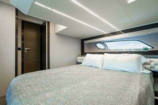 Pershing 5x Yacht For Sale