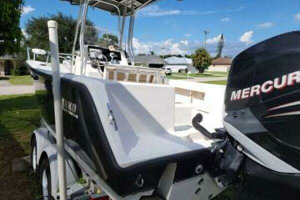 Photo of the 2009 Mako 