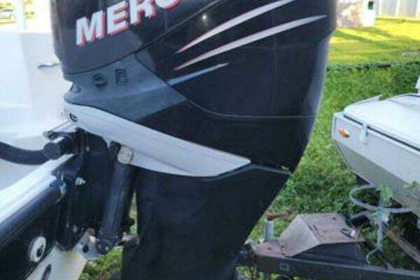 Photo of the 2009 Mako 