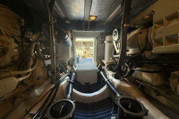 Royal Pacific 476 Sport Cruiser Yacht For Sale