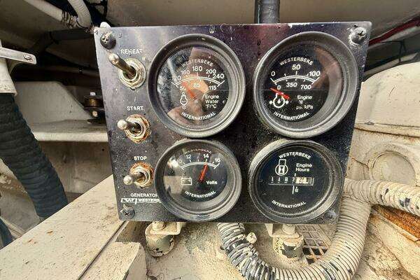 Royal Pacific 476 Sport Cruiser Yacht For Sale