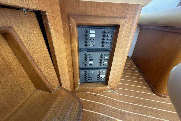 Royal Pacific 476 Sport Cruiser Yacht For Sale