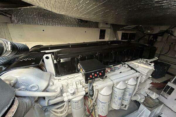 Cruisers Yachts 540 Express Yacht For Sale