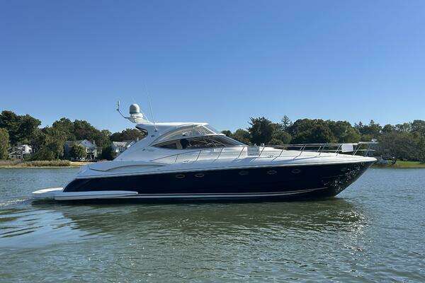 2003 Cruisers Yachts 54