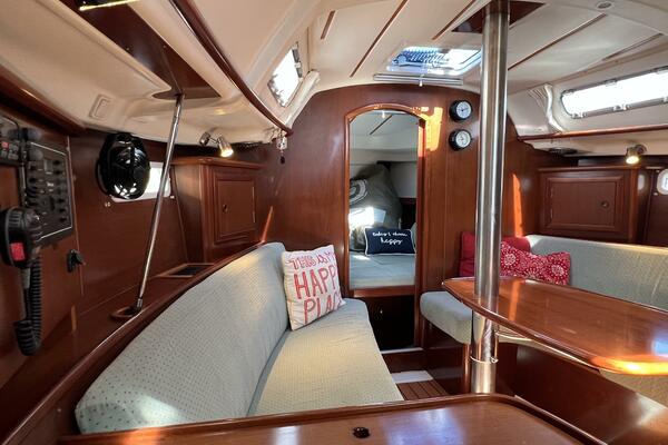 Happy Place 33ft Beneteau Yacht For Sale