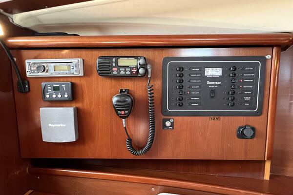 Happy Place 33ft Beneteau Yacht For Sale