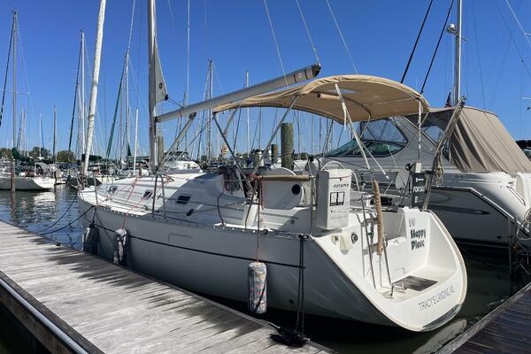 Happy Place 33ft Beneteau Yacht For Sale