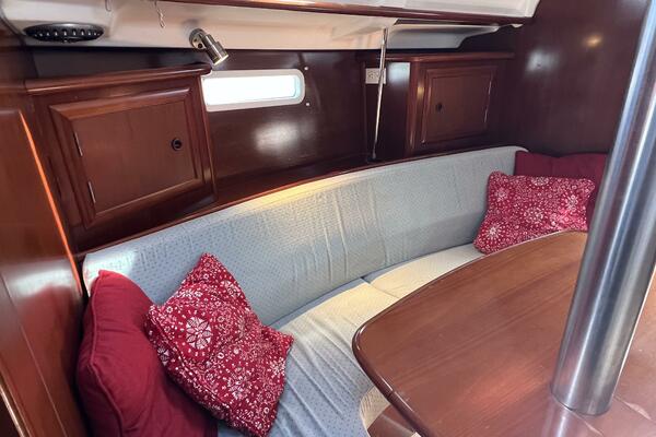 Happy Place 33ft Beneteau Yacht For Sale