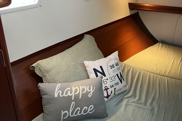 Happy Place 33ft Beneteau Yacht For Sale