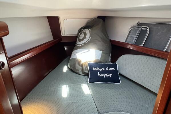 Happy Place 33ft Beneteau Yacht For Sale