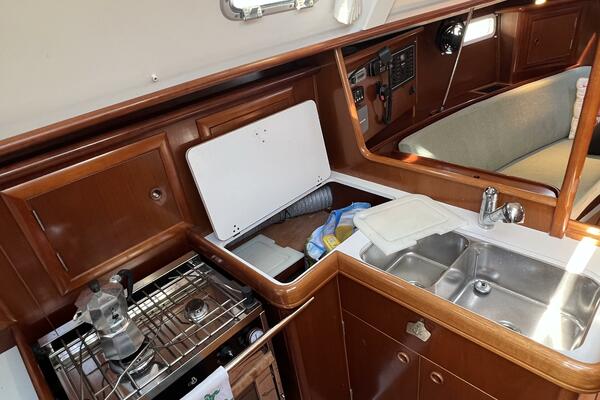Happy Place 33ft Beneteau Yacht For Sale