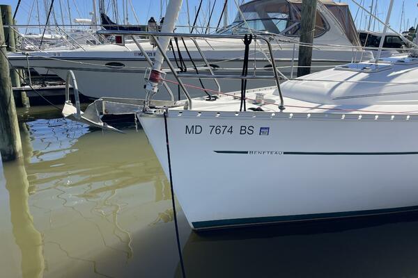 Happy Place 33ft Beneteau Yacht For Sale
