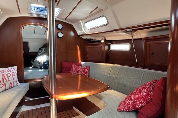 Happy Place 33ft Beneteau Yacht For Sale