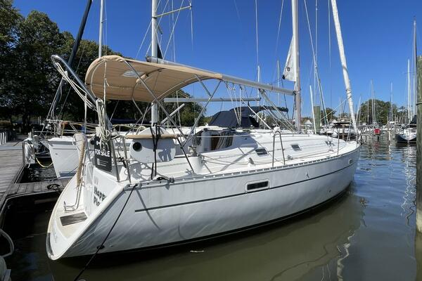 Happy Place 33ft Beneteau Yacht For Sale