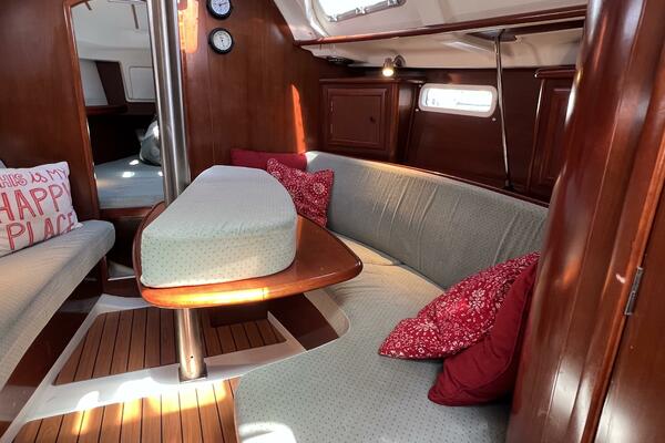 Happy Place 33ft Beneteau Yacht For Sale