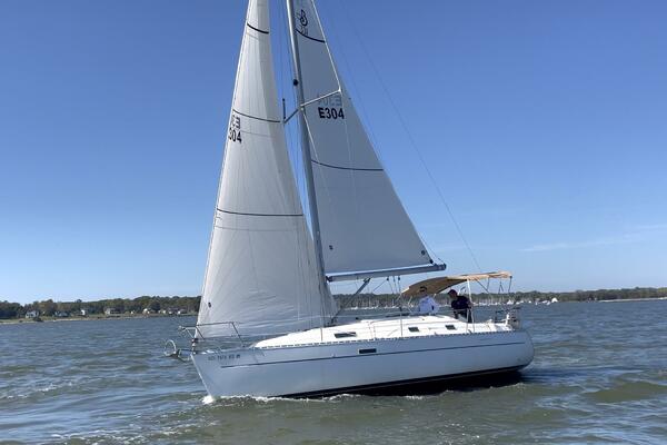 Happy Place 33ft Beneteau Yacht For Sale