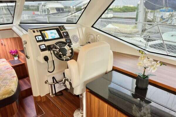 Aquila  Yacht For Sale