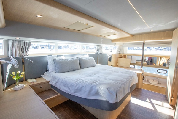 54ft Aquila Yacht For Sale