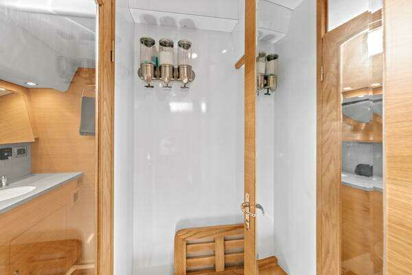 Hylas 63 Yacht For Sale