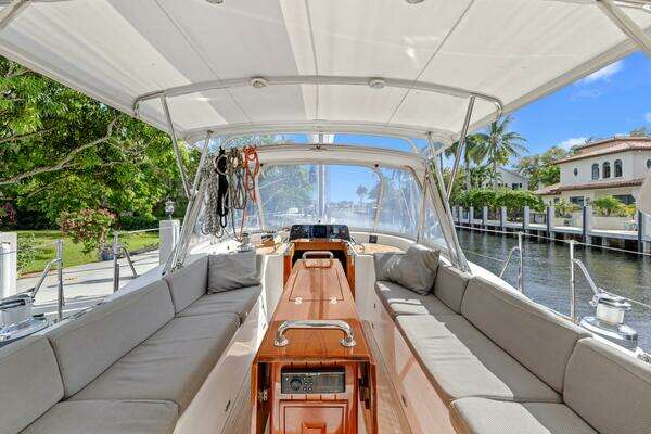 Hylas 63 Yacht For Sale