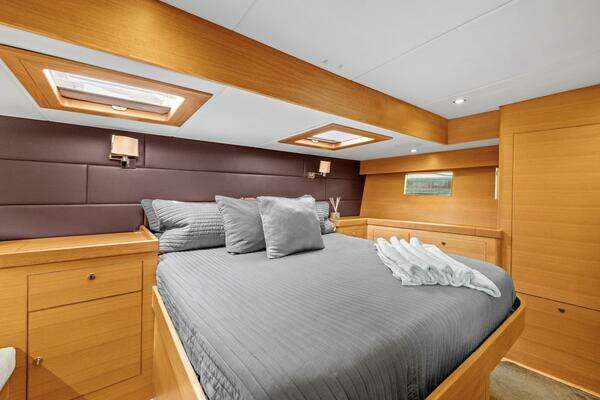 Hylas 63 Yacht For Sale