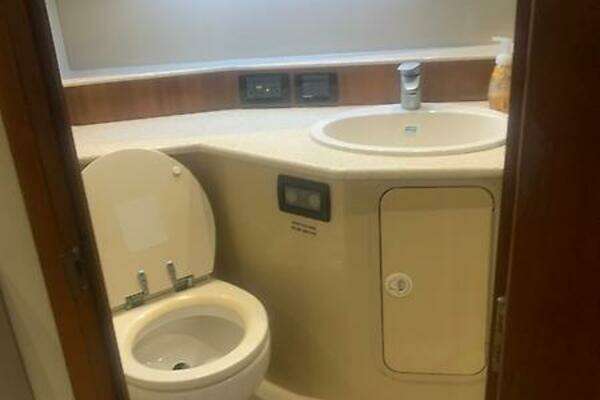 Rampage 38 Express Yacht For Sale