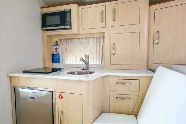 Regal 33 XO Yacht For Sale