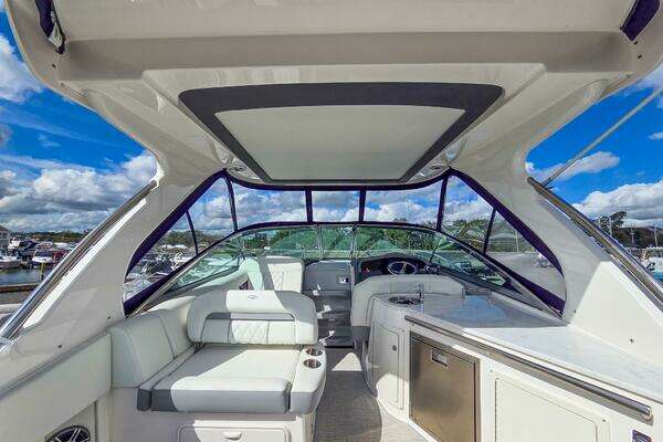 Regal 33 XO Yacht For Sale